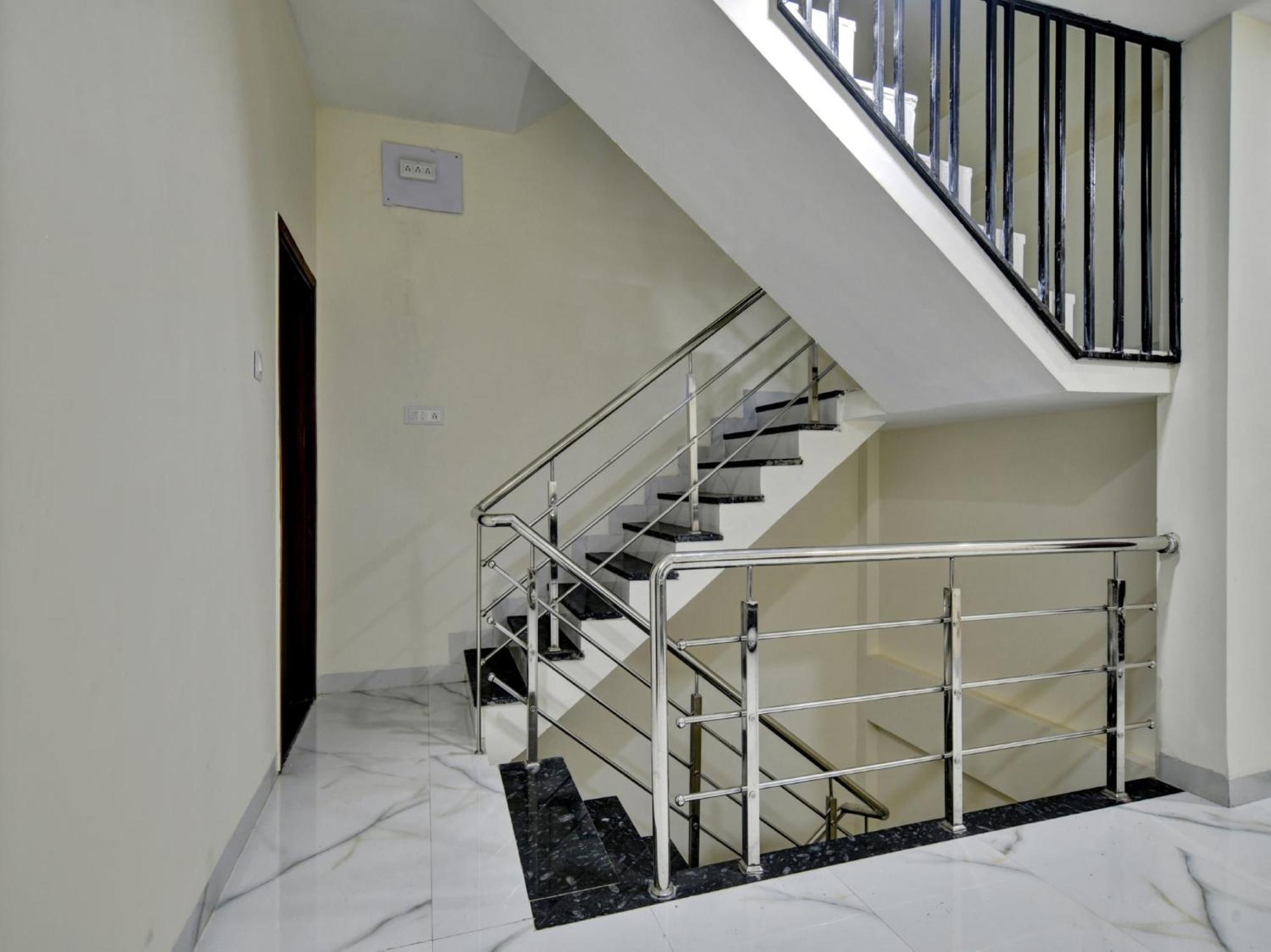 Oyo Hotel Dr Greens Indore Eksteriør bilde